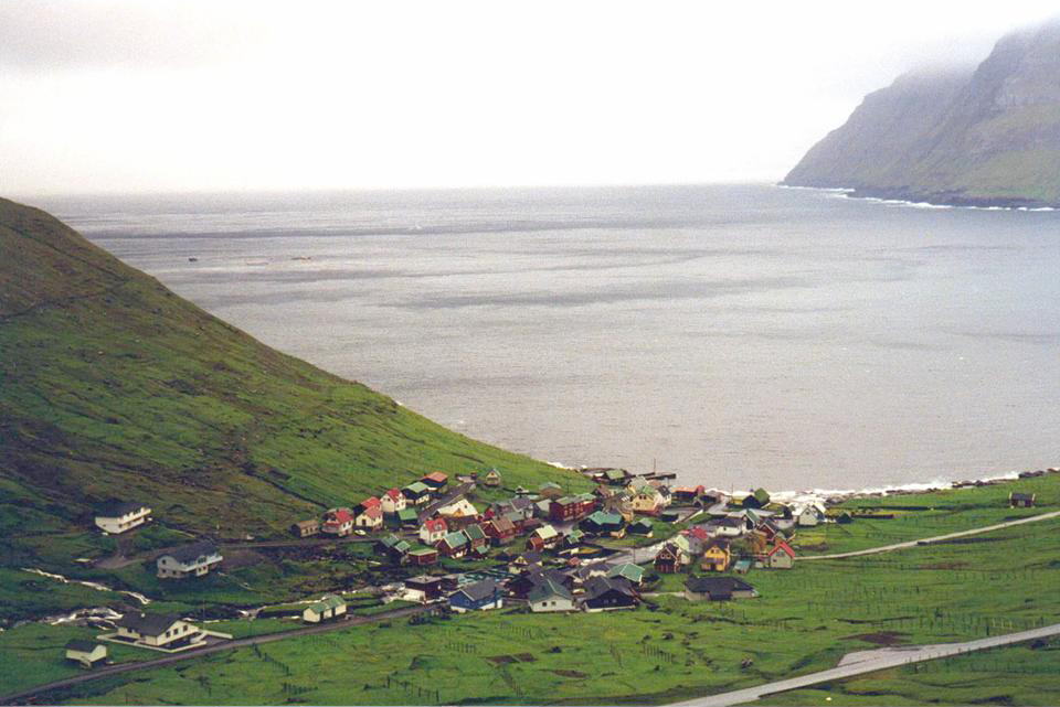 Faroese_village.jpg